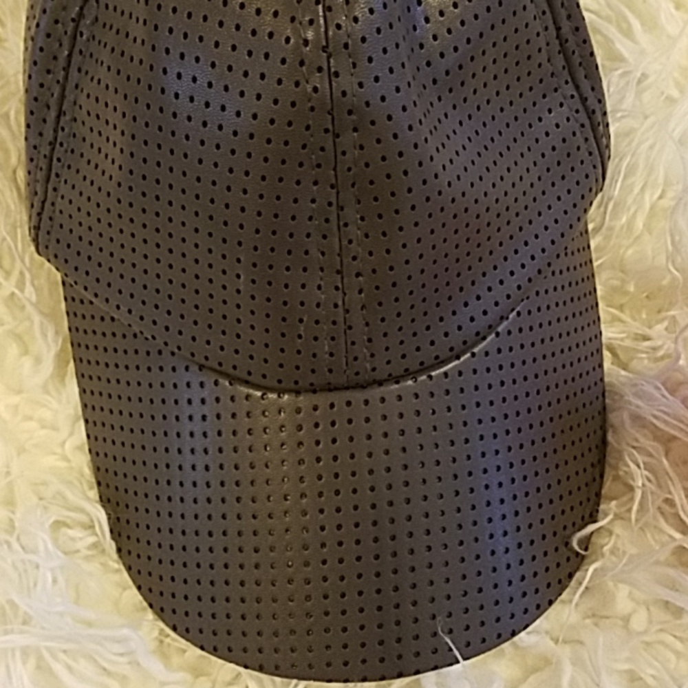 Women hat - Picture 2 of 8